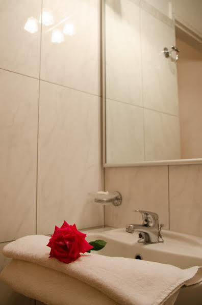 Athos Hotel 니드리 외부 사진